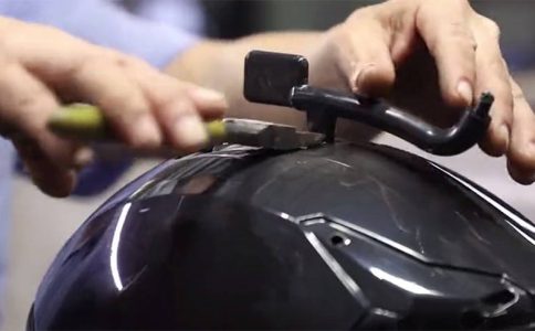 头盔着火了，但你们知道3D香蕉视频你懂的切割摩托车头盔吗？